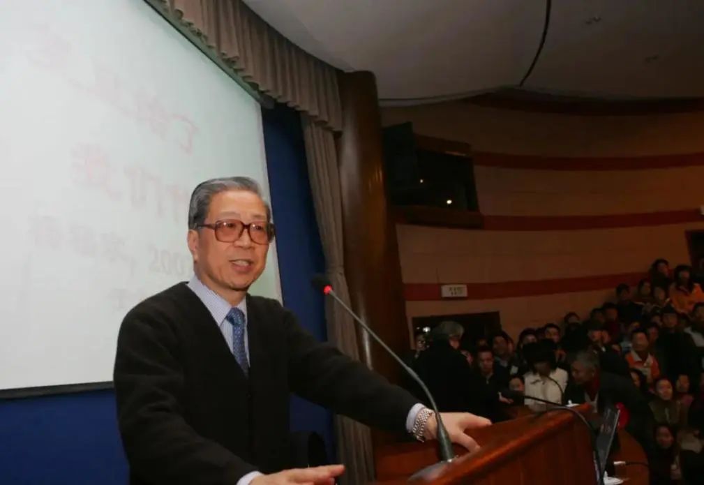 缅怀复旦老校长杨福家:梦想的光焰生生不息