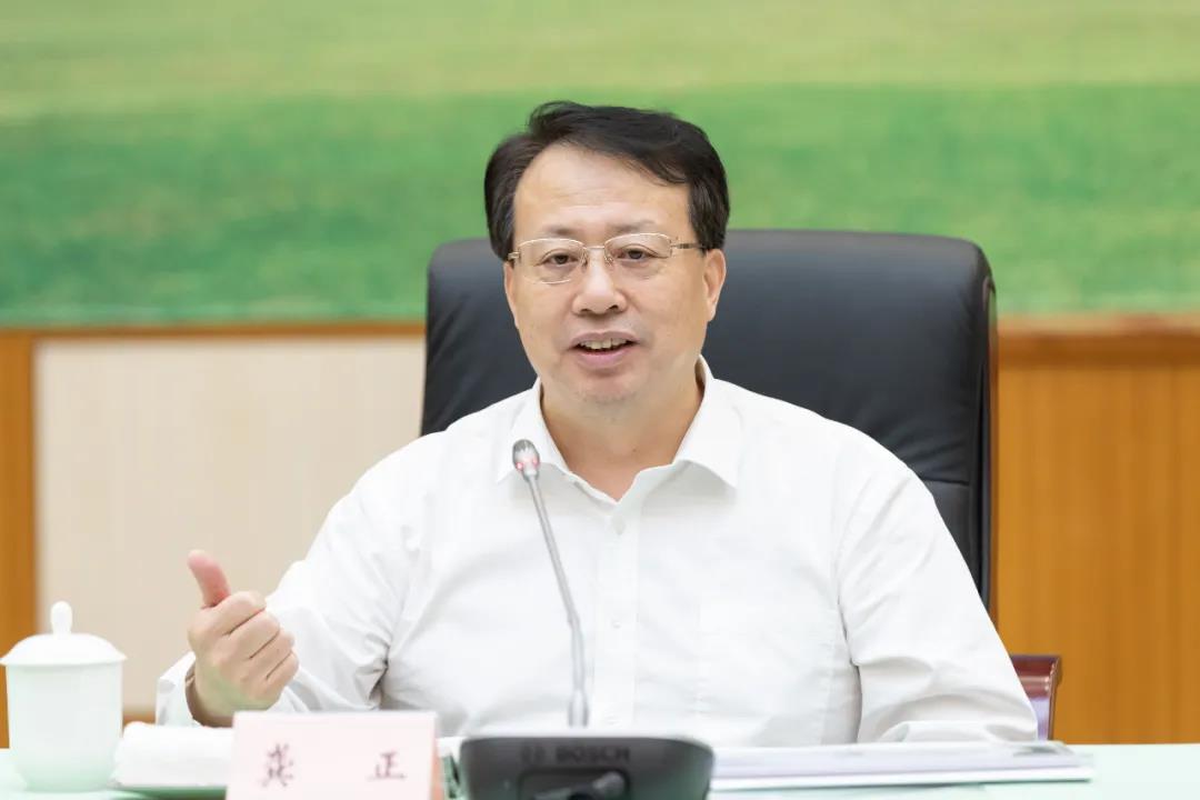 Shanghai Mayor Gong Zheng visits Fudan