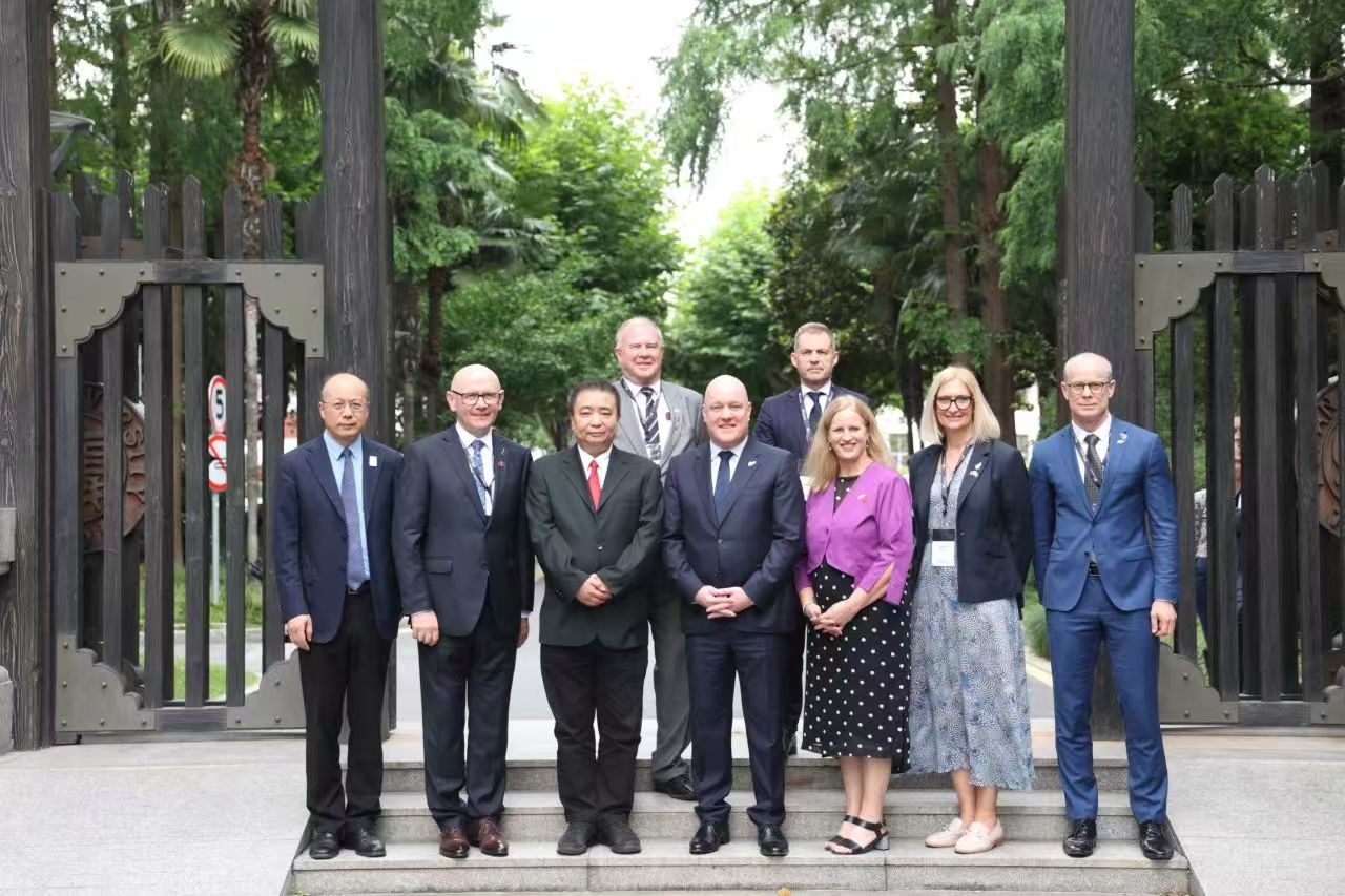New Zealand Prime Minister Christopher Luxon visits Fudan
