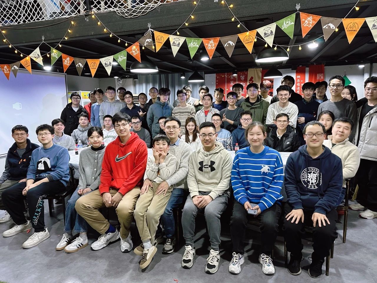 方虹斌:坚持手写板书,他的课让学生“连做作业都感到愉快”