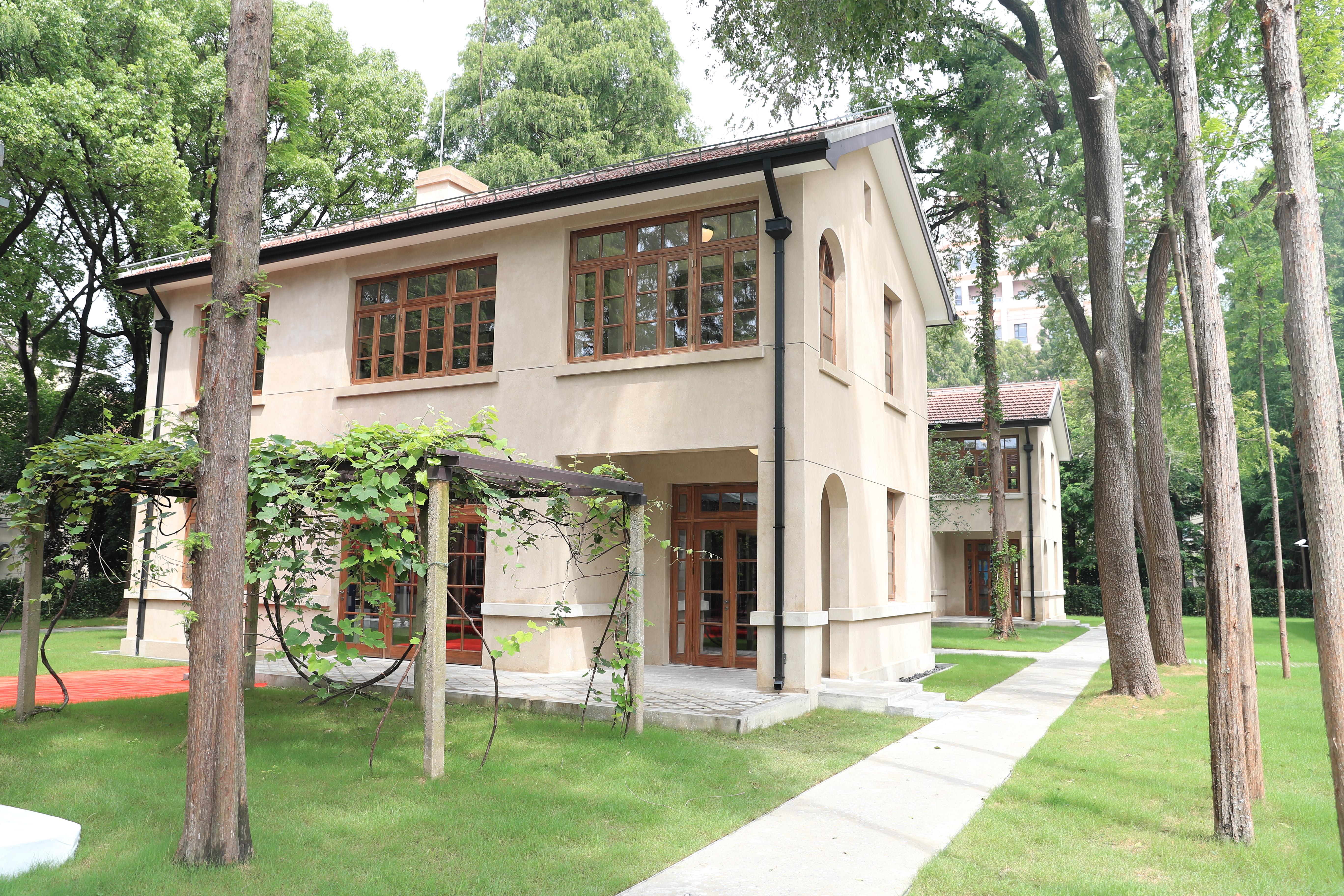 <b>Fudan University</b>